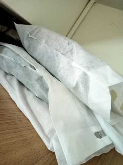 เสื้อผ้า กางเกง กระเป๋า รองเท้า ชุดออกกำลังกาย เน้นแถมเพราะย้ายหอค่ะ รูปที่ 2