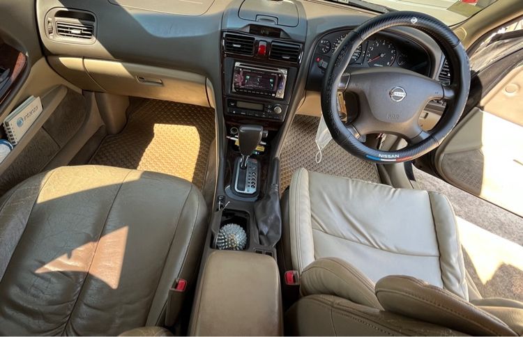 Nissan Cefiro 2003 2.0 VQ20 Sedan เบนซิน ไม่ติดแก๊ส เกียร์อัตโนมัติ ดำ รูปที่ 2