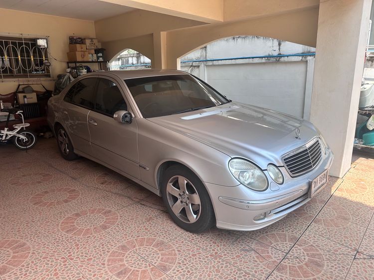 Mercedes-Benz E-Class 2003 E240 Sedan เบนซิน ไม่ติดแก๊ส เกียร์อัตโนมัติ บรอนซ์เงิน รูปที่ 2