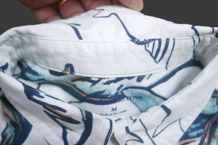 เสื้อฮาวาย Croft and Barrow ลายใบไม้-พื้นขาวอมฟ้า (L 43) รูปที่ 2