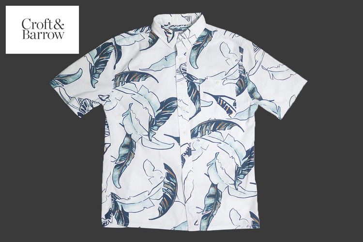 เสื้อฮาวาย Croft and Barrow ลายใบไม้-พื้นขาวอมฟ้า (L 43)