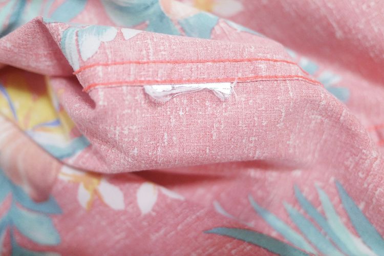 เสื้อฮาวาย Old Navy ลายดอก-พื้นแดง (XXL 53) รูปที่ 5