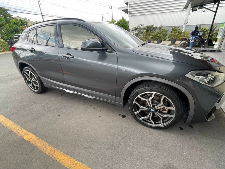 BMW X2 2018 2.0 sDrive20i M Sport X Sedan เบนซิน เกียร์อัตโนมัติ เทา รูปที่ 2