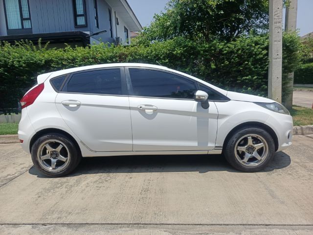 Ford Fiesta 2012 1.4 Style Sedan เบนซิน เกียร์อัตโนมัติ ขาว รูปที่ 4