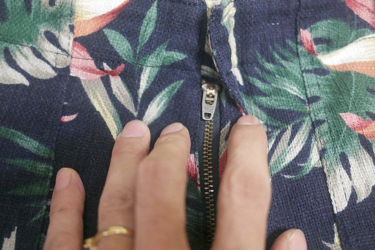 กางเกงขาสั้น Journal Standard สีกรมท่า ลายดอก-ใบไม้ made in JAPAN (32) รูปที่ 2