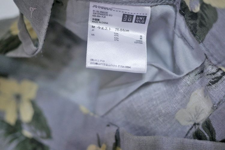 กางเกงขาสั้น Uniqlo พื้นสีออกเทา ลายดอก (M 34) รูปที่ 3