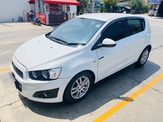 Chevrolet Sonic  2013 1.4 LT Sedan เบนซิน ไม่ติดแก๊ส เกียร์อัตโนมัติ ขาว รูปที่ 4