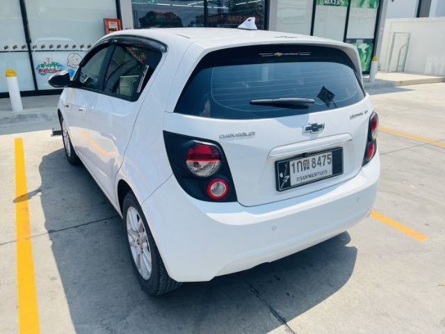 Chevrolet Sonic  2013 1.4 LT Sedan เบนซิน ไม่ติดแก๊ส เกียร์อัตโนมัติ ขาว รูปที่ 2