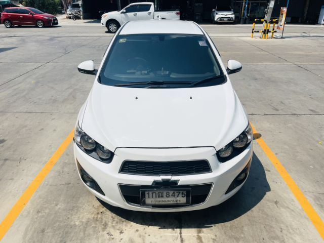 รถ Chevrolet Sonic  1.4 LT สี ขาว