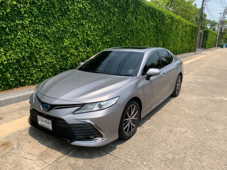 รถ Toyota Camry 2.5 HEV Premium Luxury สี เทา