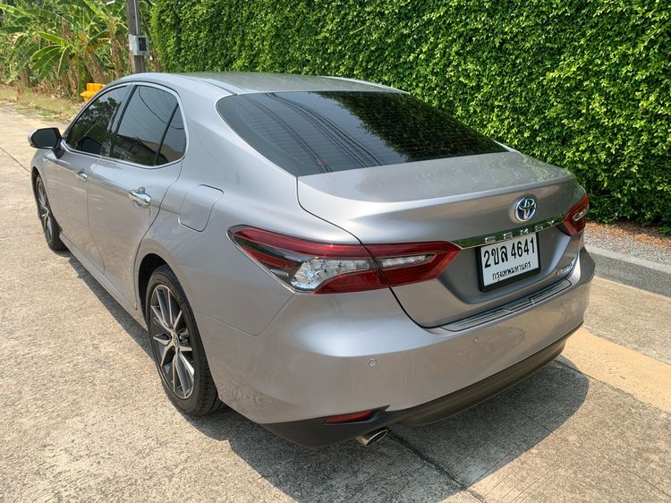 Toyota Camry 2022 2.5 HEV Premium Luxury Sedan เบนซิน ไม่ติดแก๊ส เกียร์อัตโนมัติ เทา รูปที่ 4