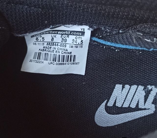 Nike Internationalist Mid
👉 size 39 24 5 cm 6.5us  490 บาท ปี2015 รูปที่ 9