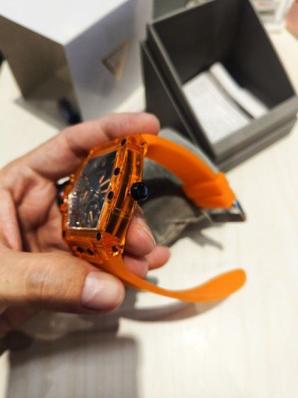 นาฬิกา Guess สีส้มสวยๆ รูปที่ 4