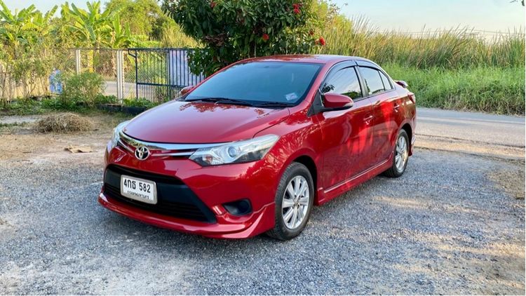 รถ Toyota Vios 1.5 G สี แดง