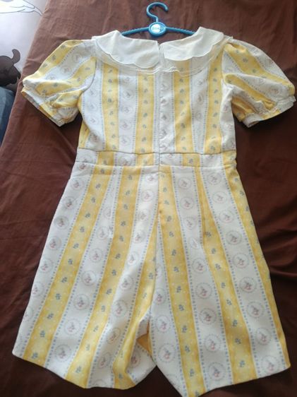 เดรสสีขาวเหลือง