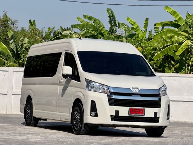 Toyota Commuter 2025 2.8 Van ดีเซล ไม่ติดแก๊ส เกียร์อัตโนมัติ ขาว