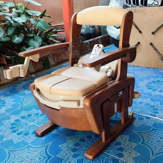 สุขภัณฑ์เคลื่อนที่อัจฉริยะเพื่อสุขภาพ 
(ตีเป็นมือสอง สภาพดี)
โปรโมชั่น:ซื้อ 1 แถม 1 (แถมตัวซ้ายอีก 1 ตัว)
Sale:10,500 บาท
 รูปที่ 12