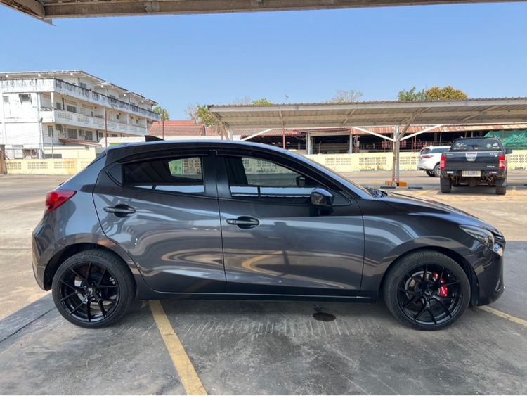 Mazda Mazda 2 2018 1.3 Sports High Connect Sedan เบนซิน ไม่ติดแก๊ส เกียร์อัตโนมัติ เทา รูปที่ 4