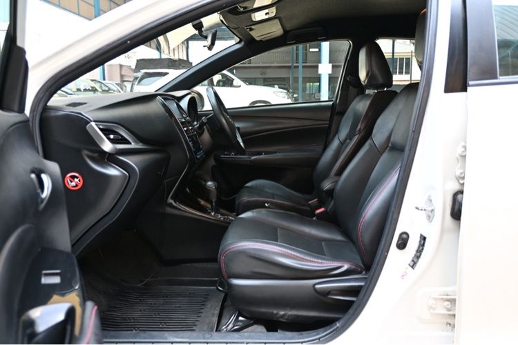 Toyota Yaris 2019 1.2 G Sedan เบนซิน ไม่ติดแก๊ส เกียร์อัตโนมัติ ขาว รูปที่ 4