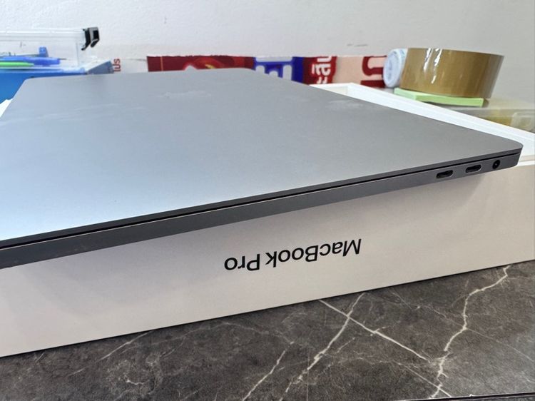 MacBook Pro 13 inch 2020 💻 i5 Quad-Core RAM 16GB SSD 512GB จอ Retina คีย์บอร์ด English ครบกล่อง อุปกรณ์แท้ ใช้งานปกติ ไม่มีรอย รูปที่ 6