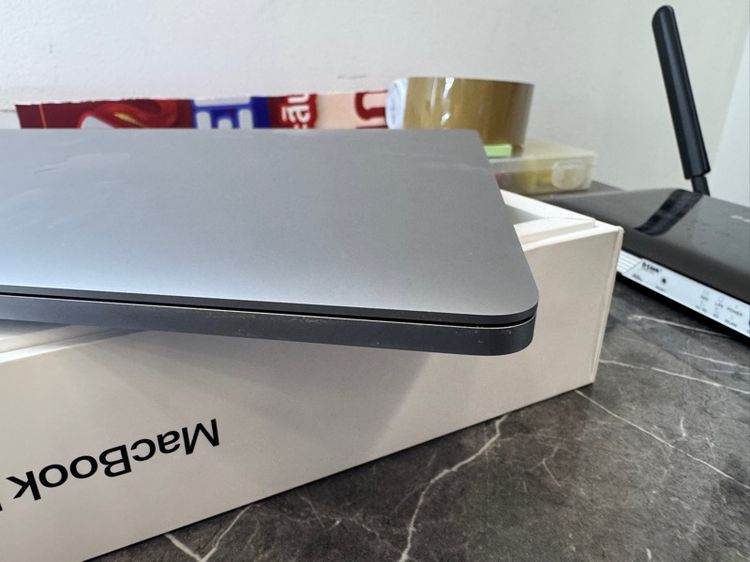 MacBook Pro 13 inch 2020 💻 i5 Quad-Core RAM 16GB SSD 512GB จอ Retina คีย์บอร์ด English ครบกล่อง อุปกรณ์แท้ ใช้งานปกติ ไม่มีรอย รูปที่ 3