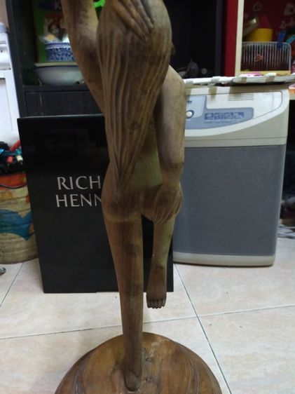 งานไม้ ผูหญิงเปลือย สภาพดี ไม่แตก ไม่หัก ขนาดตามรูปไม่รู้ไม่อ่ะไร  รูปที่ 3