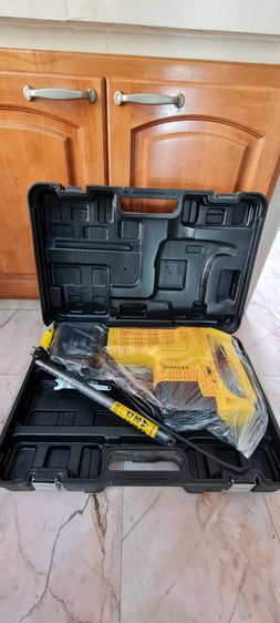 เครื่องมือก่อสร้าง สว่านโรตารี่ SDS plus จากแบรนด์ STANLEY รุ่น STHM10K หรือ STEL506K (1600 วัตต์)
