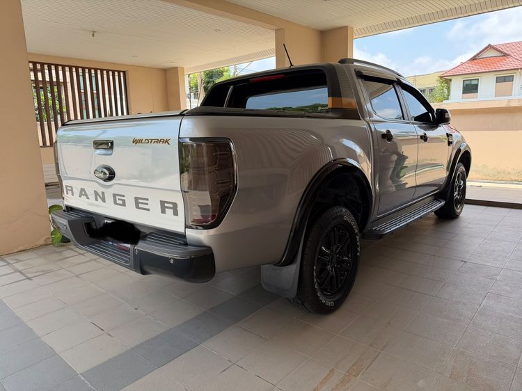 รถ Ford Ranger 2.0 Hi-Rider Wildtrak สี บรอนซ์เงิน