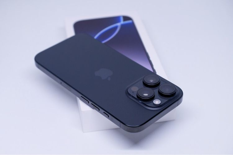 iPhone 16 Pro 256 GB สี Black Titanium 	สภาพใหม่มาก รูปที่ 3