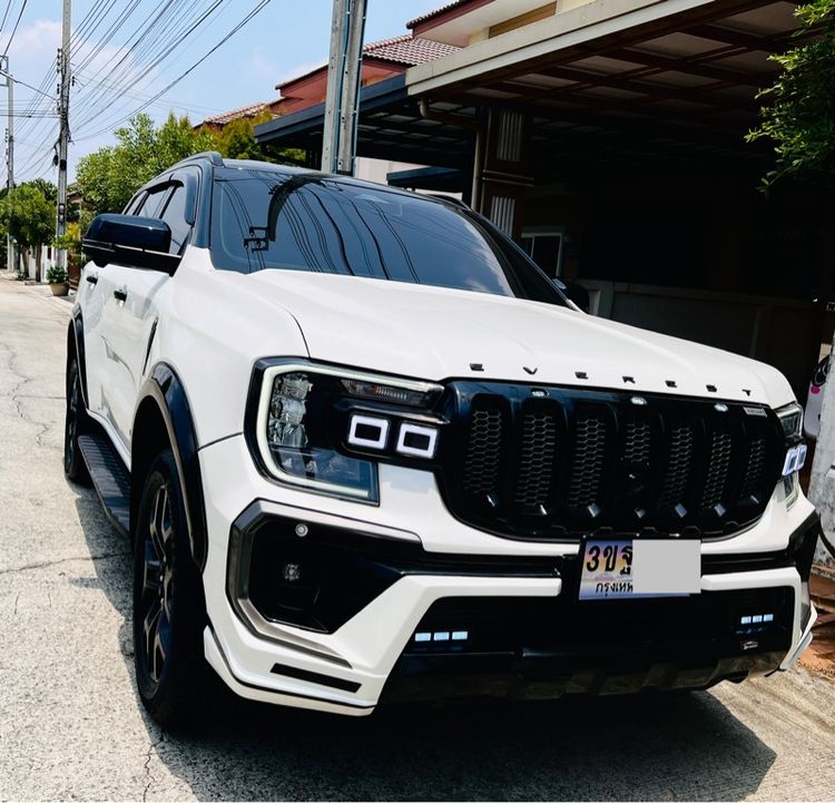 รถ Ford Everest 2.5 LTD Sport TDCI สี ขาว
