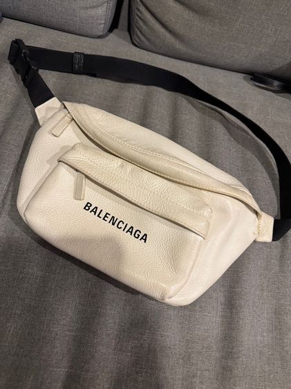 ไม่ระบุ ขาว หนังแท้ Balenciaga beltbag