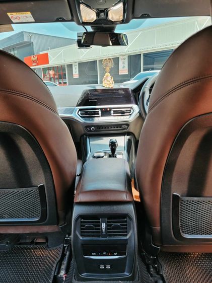 BMW Series 3 2022 330e Sedan ไฮบริด ดำ รูปที่ 4