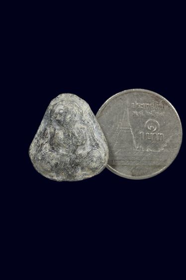 พระปิดตาเนื้อออกสนิมแดง รูปที่ 2