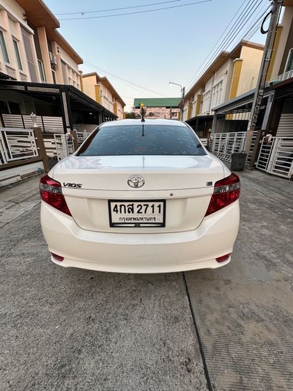 Toyota Vios 2015 1.5 E Sedan เบนซิน ไม่ติดแก๊ส เกียร์อัตโนมัติ ขาว รูปที่ 2