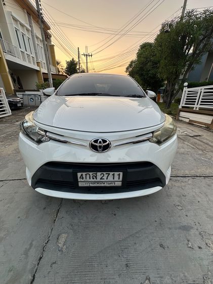 รถ Toyota Vios 1.5 E สี ขาว