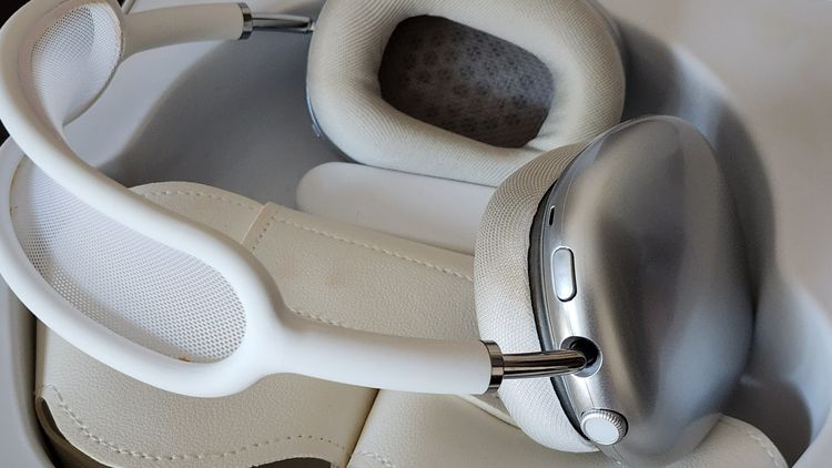 AirPods Max Lightning สี Silver พร้อมกล่อง  รูปที่ 10