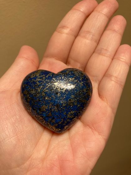 หินลาพิสลาซูลี่รูปหัวใจ