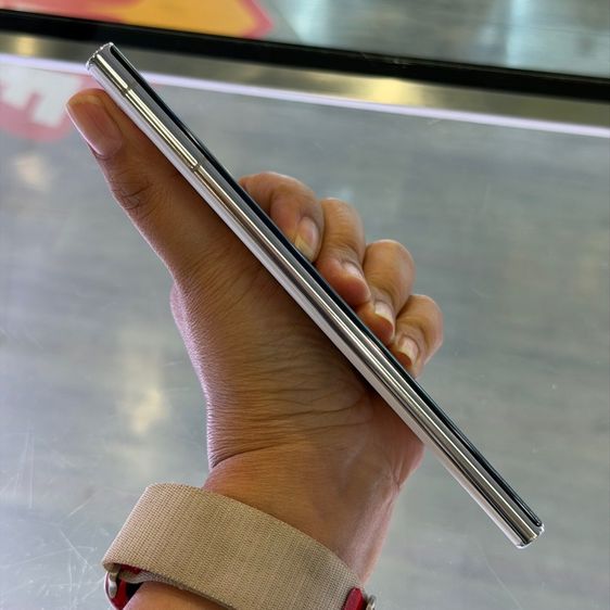 Samsung S22 Ultra 5G 256GB สีขาว เครื่องศูนย์ สภาพสวยมากๆ จอ6.8นิ้ว แรม12รอม256 Snap8 Gen1 กล้อง108ล้าน(4ตัว)🔥🔥 รูปที่ 4