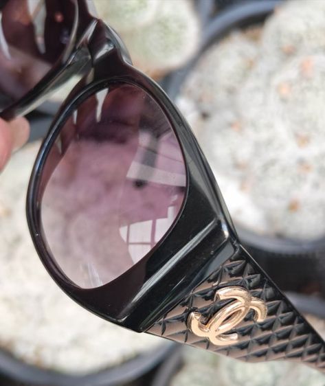 แว่นกันแดด​ Vintage​ Chanel​ สวยและหายากมาก​ ราคาแบ่งปันถูกที่สุดครับ รูปที่ 9