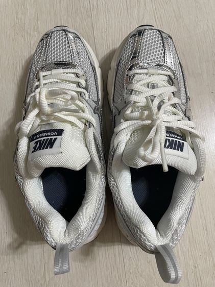 Nike Vomero 5 รูปที่ 4