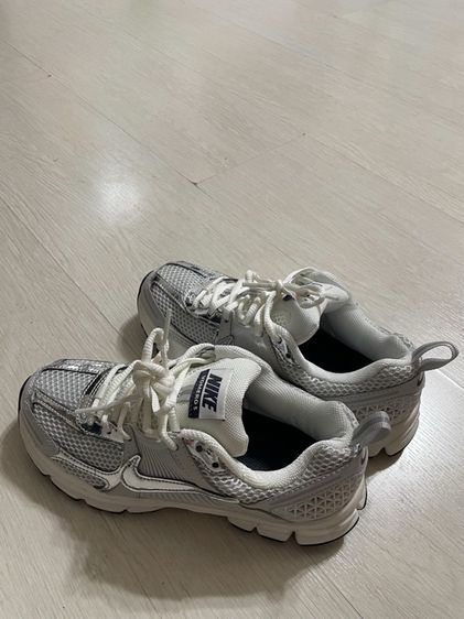 Nike Vomero 5 รูปที่ 2