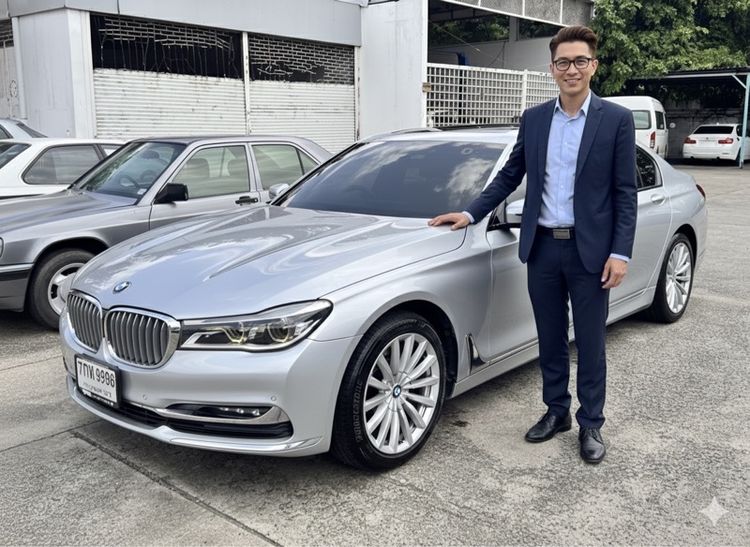 รถ BMW Series 7 740Li สี บรอนซ์เงิน