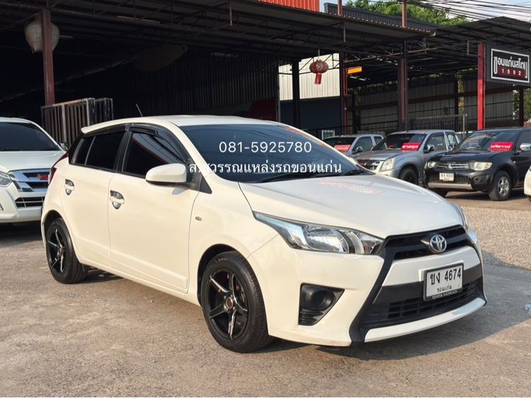 รถ Toyota Yaris 1.2 J สี ขาว