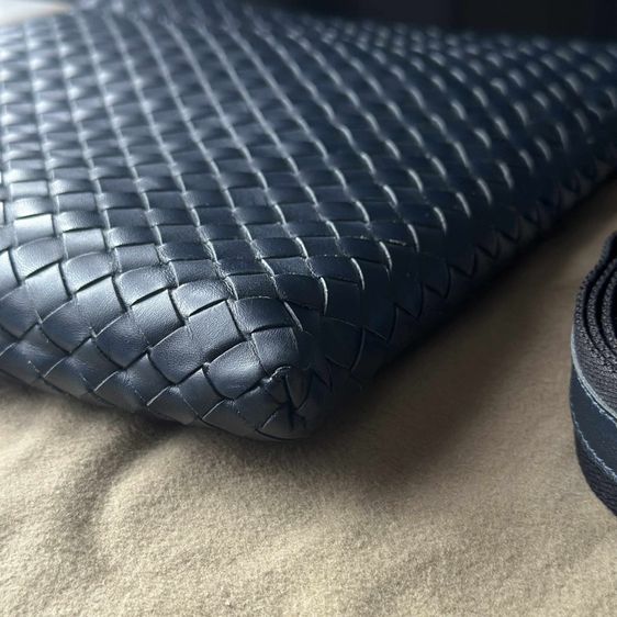 Bottega Veneta Messenger Bag รูปที่ 4