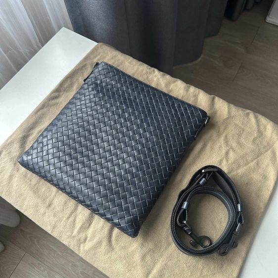 Bottega Veneta Messenger Bag รูปที่ 2