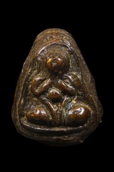 พระปิดตาหลวงพ่อดิ่ง วัดบางวัว หลังยันต์