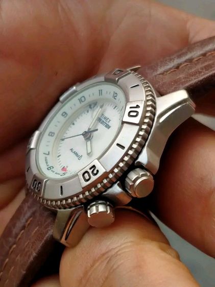 นาฬิกา Timex Expedition ถ่าน 

สภาพดี เดินดี ใช้งานปกติ  รูปที่ 3