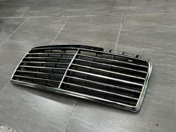 กระจังหน้า Benz W124 รุ่น Eหน้า Code C ใส่ รุ่น E200 E220 E280 ของใหม่