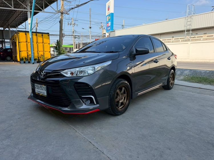 Toyota Yaris ATIV 2021 1.2 Entry Sedan เบนซิน ไม่ติดแก๊ส เกียร์อัตโนมัติ เทา รูปที่ 2