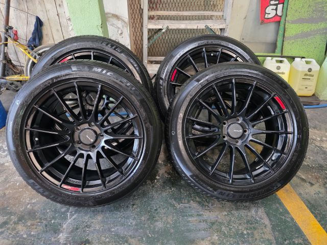 ถอดจากรถผมเอง ทรงEnkai RS05RR ขอบ18นิ้วกว้าง8.5 off35 ยางมิชลิน225 50R18 